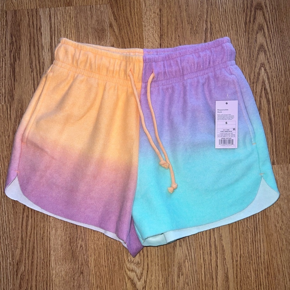 Shorts - Picture 1 of 3